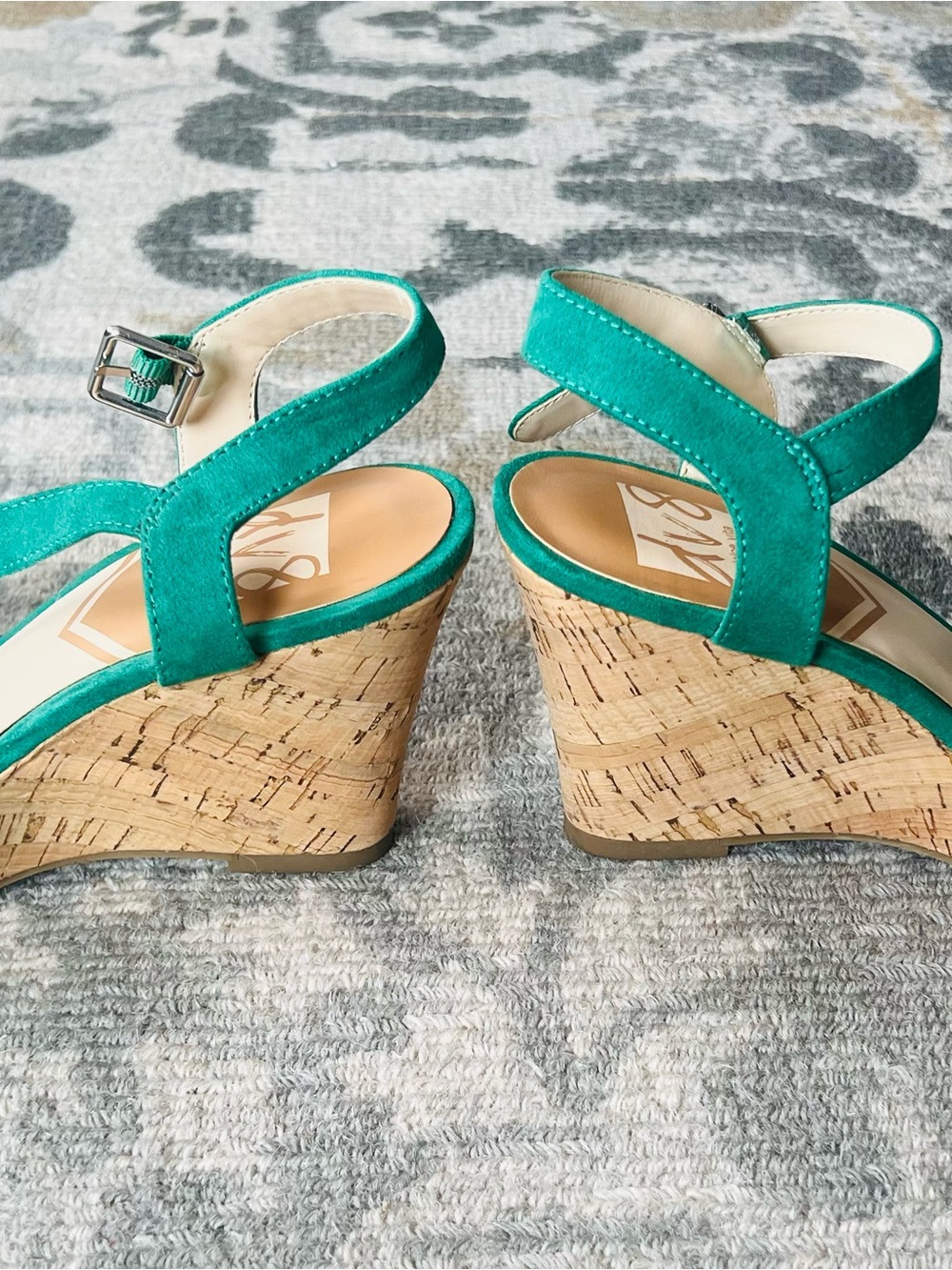 DV by Dolce Vita Vibrant Green Knot Front Ankle-Strap Heels - Picture 2 of 3
